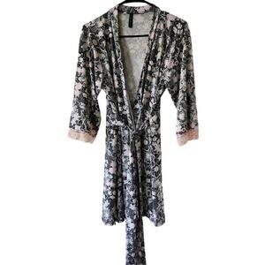 Vintage Laura Ashley Small Floral ROBE Silk Pastel Pink Black Lace